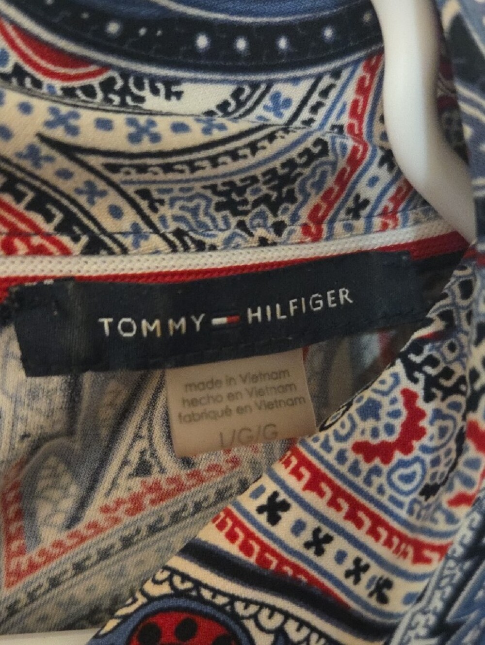Tommy Hilfiger Sleeveless Paisley Tie-Neck Top - Navy, Red & White Large - Picture 2 of 8